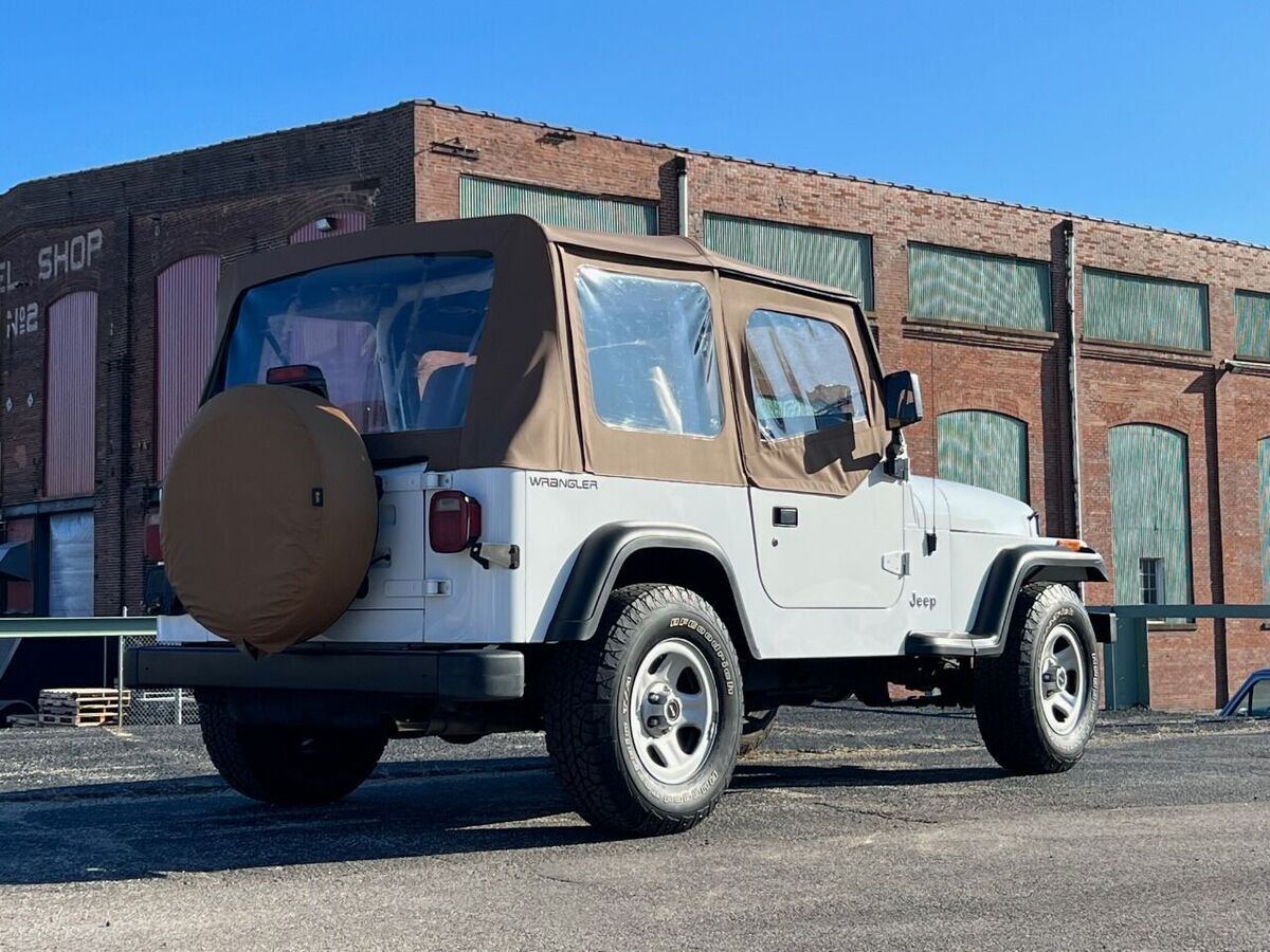 1994 Jeep Wrangler S 2dr 4WD SUV - photo 4