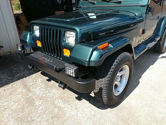 1994 Jeep Wrangler “SAHARA” 16,484 miles EXCELLENT CONDITION - photo 2