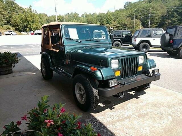 1994 Jeep Wrangler “SAHARA” 16,484 miles EXCELLENT CONDITION - photo 4