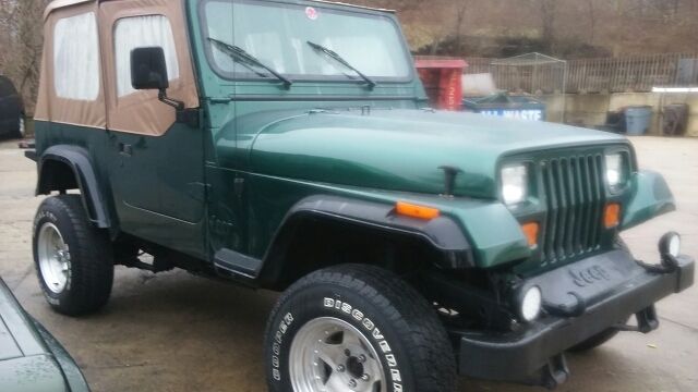 1994 Jeep Wrangler Sahara Sport Utility 2-Door 4.0L 1994 Jeep Wrangler