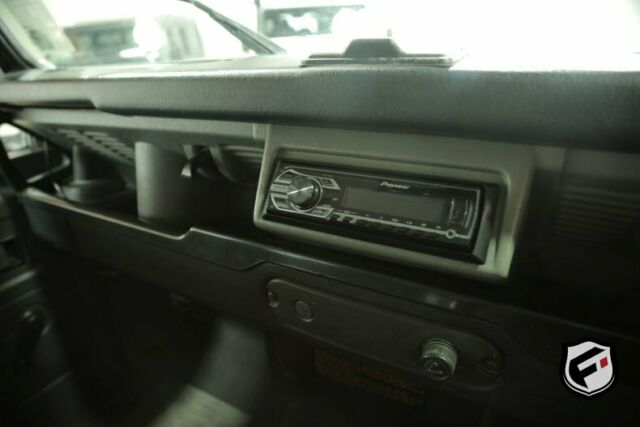 1994 Land Rover Defender 110 - photo 13