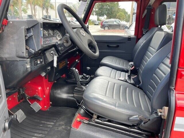 1994 LAND ROVER Defender 90 3-DOOR HARD TOP 300TDI - (COLLECTOR SERIES) - photo 5