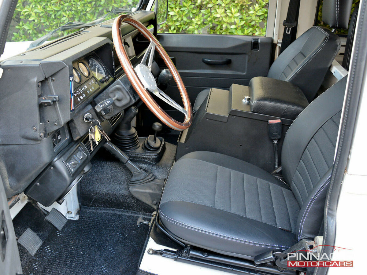 1994 Land Rover Defender 300TDI Restored! A/C! LEDs 3.25% Fin. 561-445-5093 - photo 10