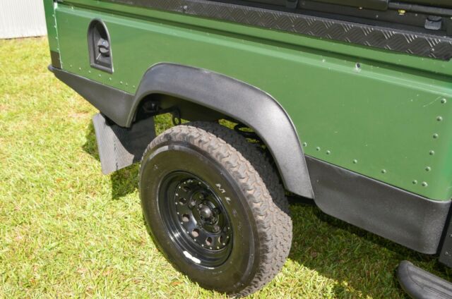 1994 Land Rover Defender defender 110 - photo 5