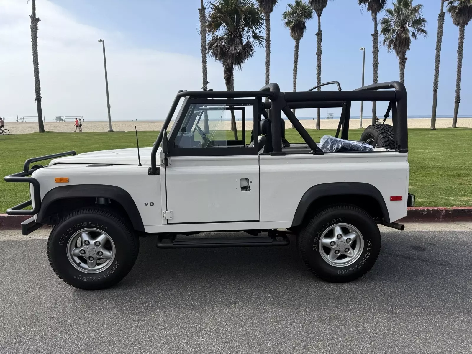 1994 Land Rover Defender SUV White 90 1994 Land Rover Defender 90