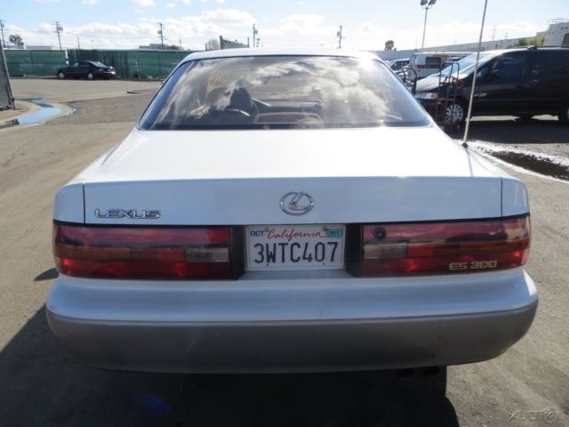 1994 Lexus ES Base Sedan 4-Door - photo 4