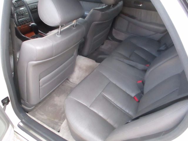 1994 Lexus LS 4 dr - photo 7