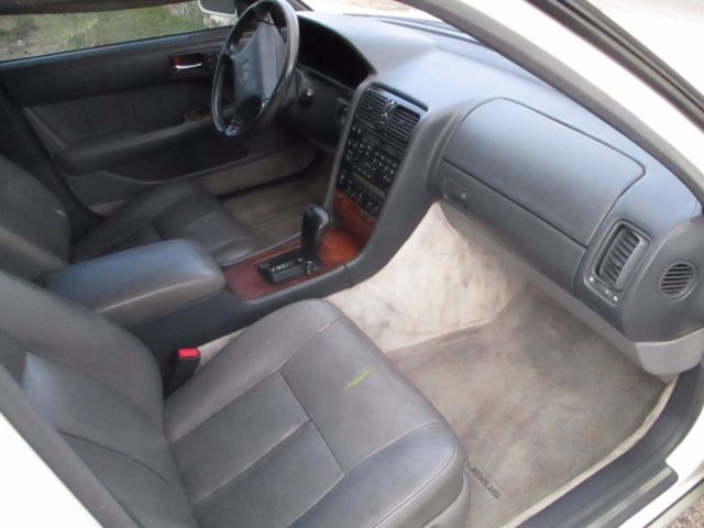 1994 Lexus LS 4 dr - photo 8
