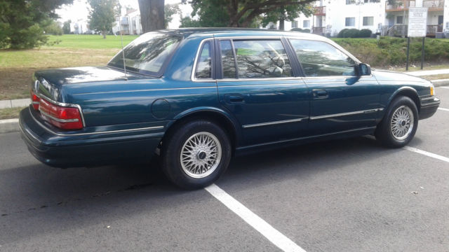 1994 Lincoln Continental Executive Sedan 4-Door - photo 4