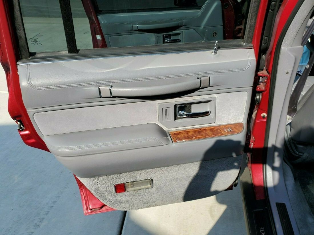 1994 Lincoln Town Car SIGNATURE - photo 7