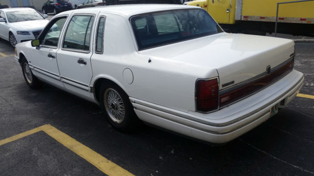 1994 Lincoln Town Car - photo 4