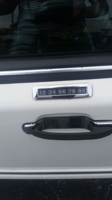 1994 Lincoln Town Car - photo 6