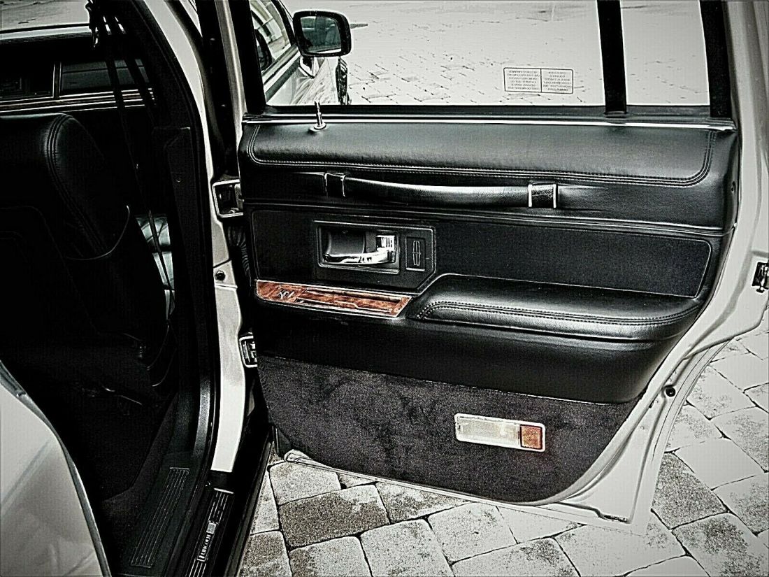 1994 Lincoln Town Car - photo 13