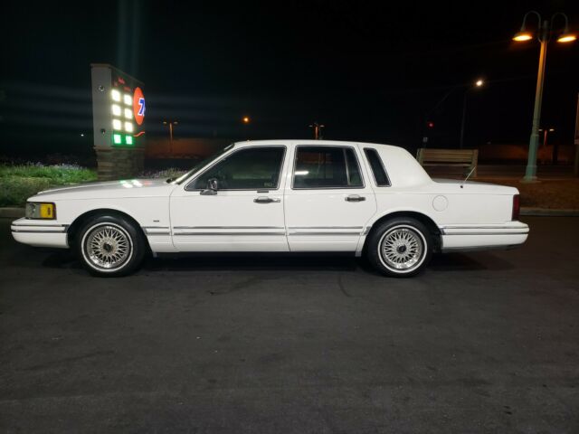 1994 Lincoln Town Car Executive * 4.6L V8 Auto * Runs Good * 2 Owners! 1994 Lincoln Town Car Executive