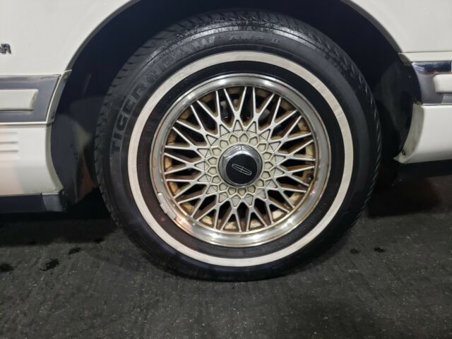 1994 Lincoln Town Car Executive - photo 12