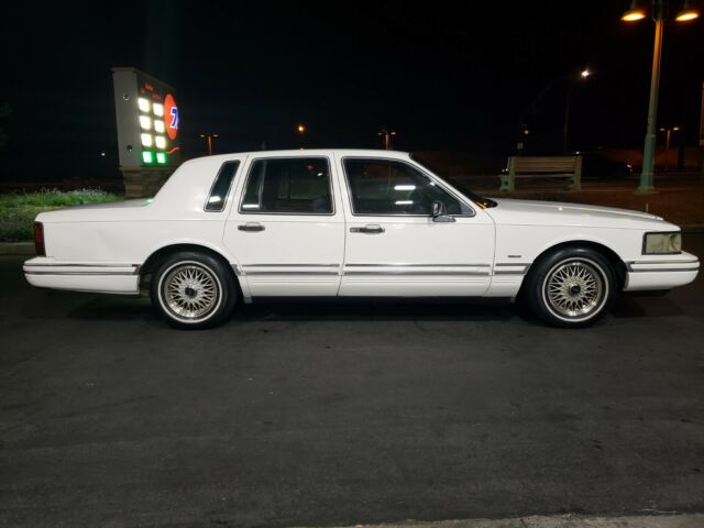 1994 Lincoln Town Car Executive - photo 9