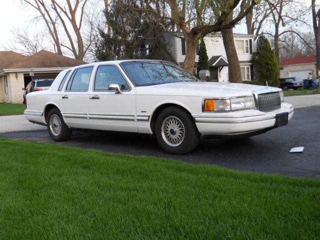 1994 Lincoln Town Car Executive 4DR SEDAN / PERFECT!!! 1994 Lincoln Town Car Exucative