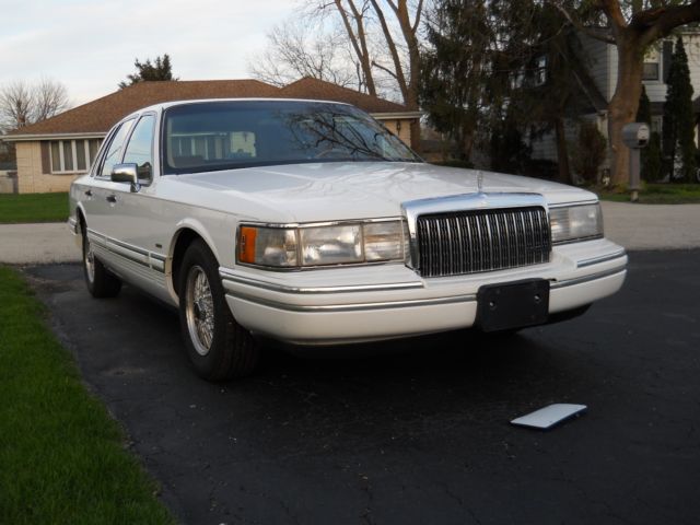 1994 Lincoln Town Car Exucative - photo 3