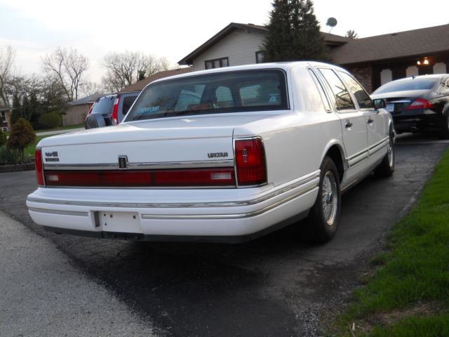1994 Lincoln Town Car Exucative - photo 9