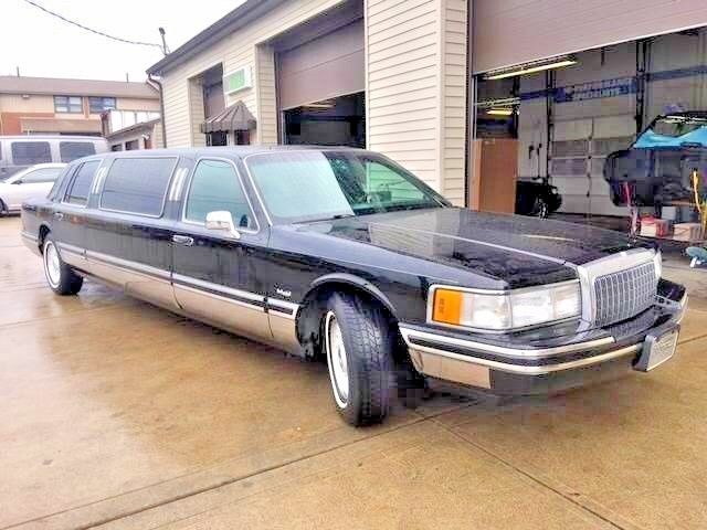 1994 Lincoln Town Car Executive Sedan - Limousine $5,995. 1994 Lincoln Town Car Executive Sedan