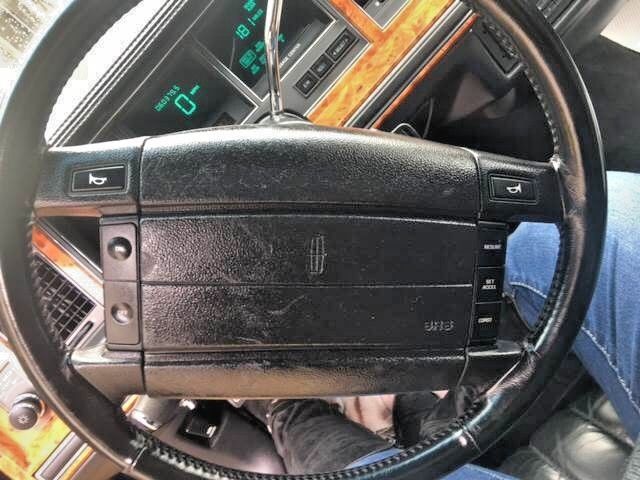 1994 Lincoln Town Car Executive Sedan - photo 10