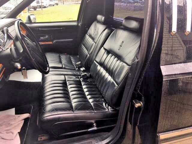 1994 Lincoln Town Car Executive Sedan - photo 4