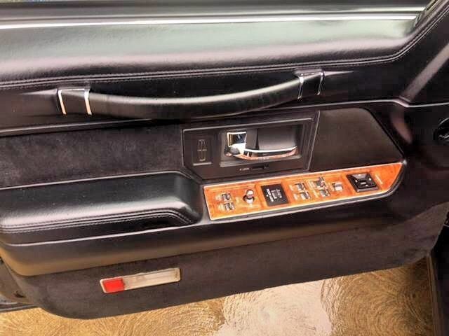 1994 Lincoln Town Car Executive Sedan - photo 5