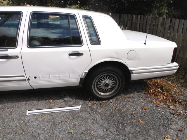 1994 Lincoln Town Car - photo 10