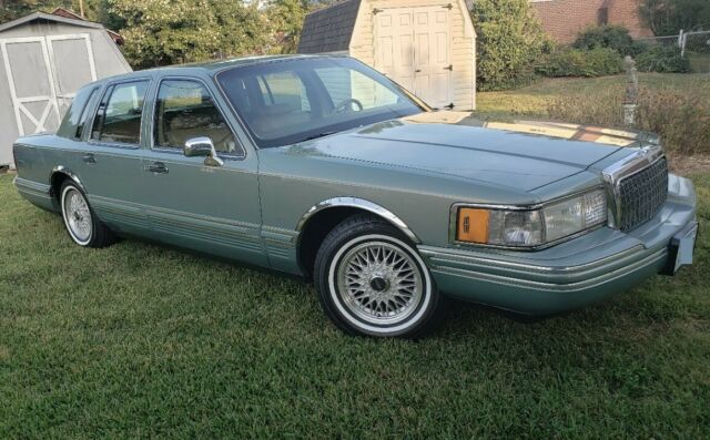 1994 Lincoln Town Car - photo 3