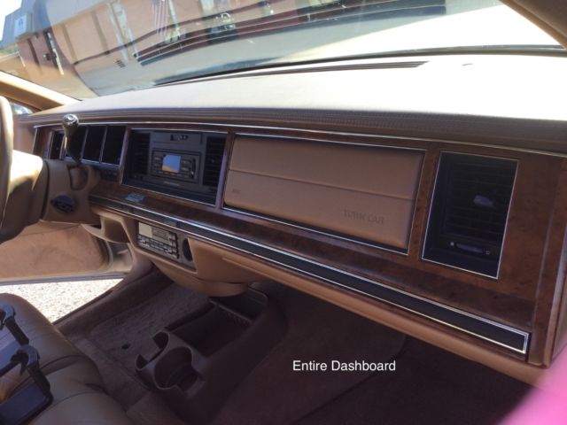 1994 Lincoln Town Car Signature Series - photo 8