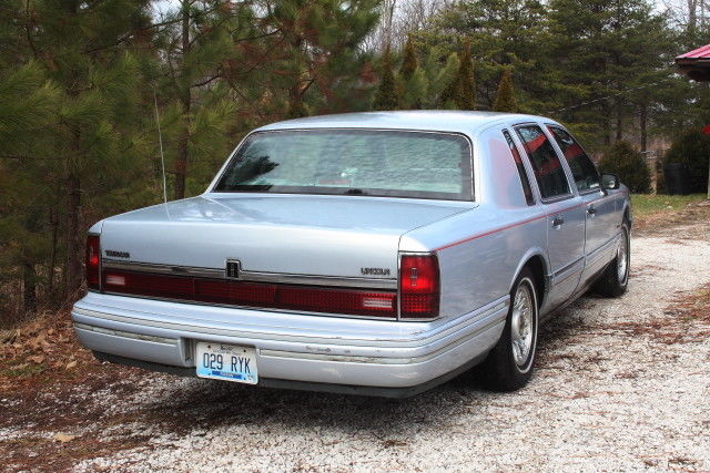 1994 Lincoln Town Car gray leather - photo 2