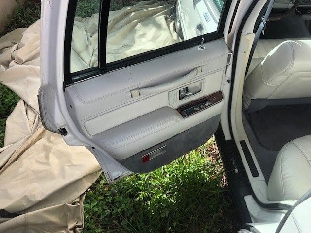 1994 Lincoln Town Car - photo 12