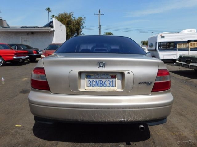 1994 Honda Accord LX - photo 3