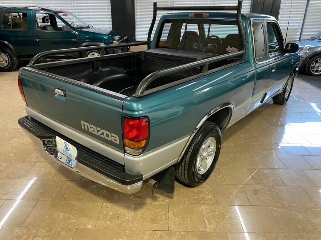 1994 Mazda B-Series Pickups B4000 LE 2dr Extended Cab SB - photo 3