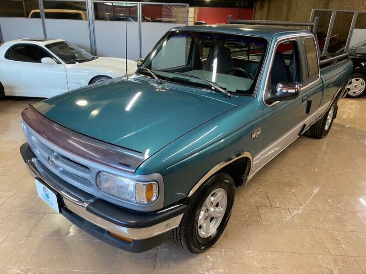 1994 Mazda B-Series Pickups B4000 LE 2dr Extended Cab SB - photo 2