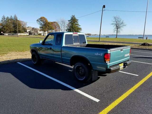 1994 Mazda B-Series Pickups Base - photo 2