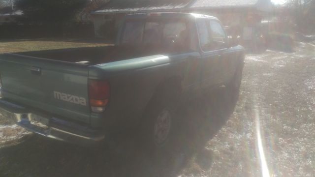 1994 Mazda B-Series Pickups Standard power options Windows door locks AC - photo 3