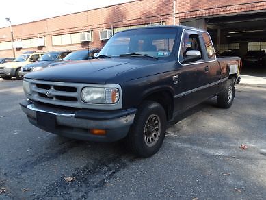 1994 Mazda B4000 LE Extended Cab Pickup 2-Door 4.0L 1994 Mazda B-Series Pickups LE Extended Cab Pickup 2-Door