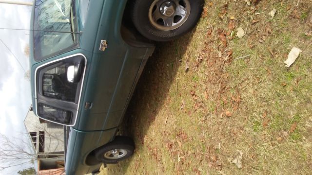 1994 Mazda B-Series Pickups SE Extended Cab Pickup 2-Door - photo 2