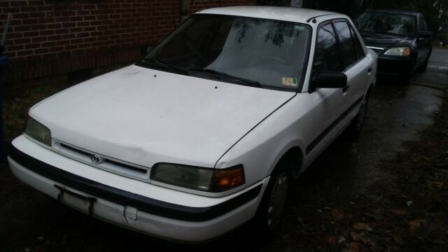1994 Mazda Protege DX Sedan 4 DR - photo 2