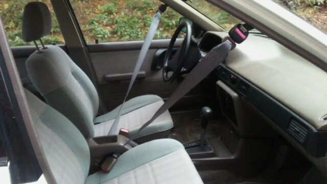 1994 Mazda Protege DX Sedan 4 DR - photo 5