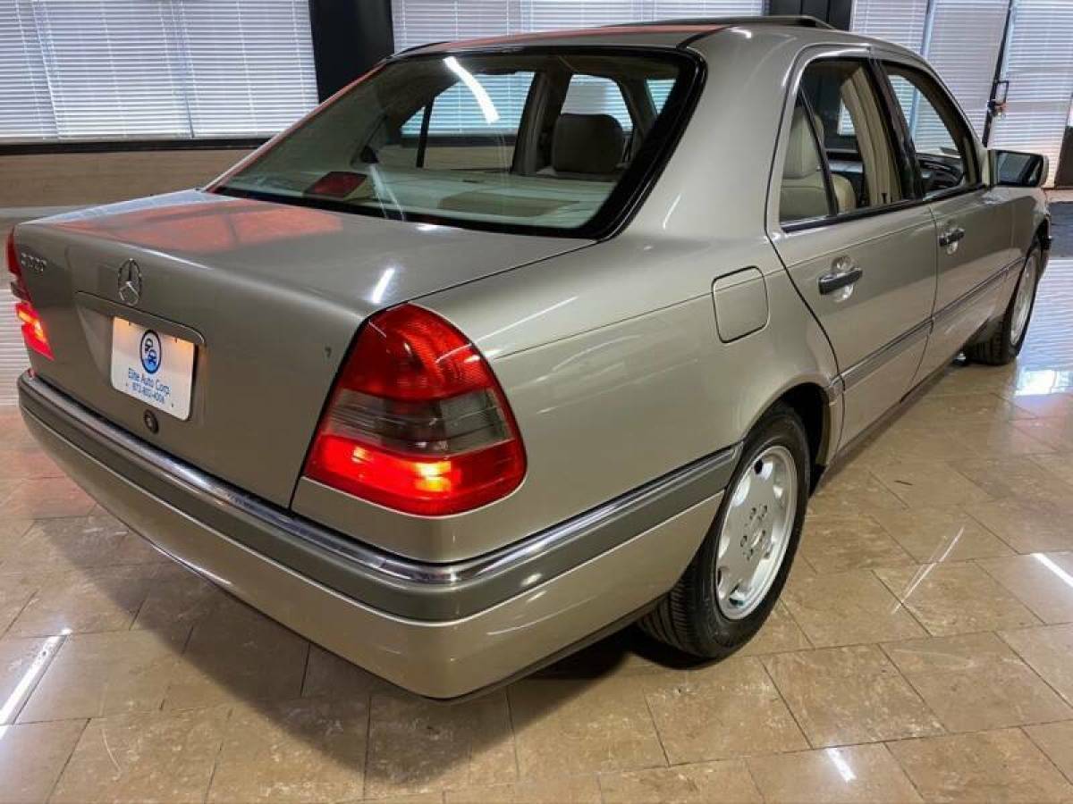1994 Mercedes-Benz C-Class C 220 4dr Sedan - photo 3