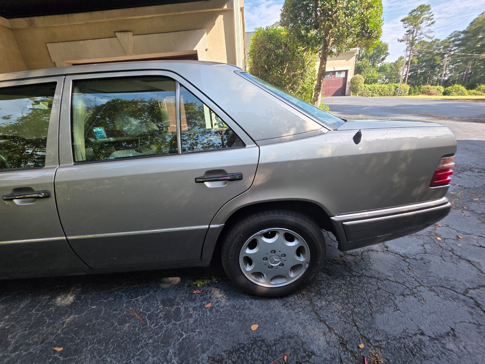 1994 Mercedes-Benz E-Class 320 BASE - photo 9