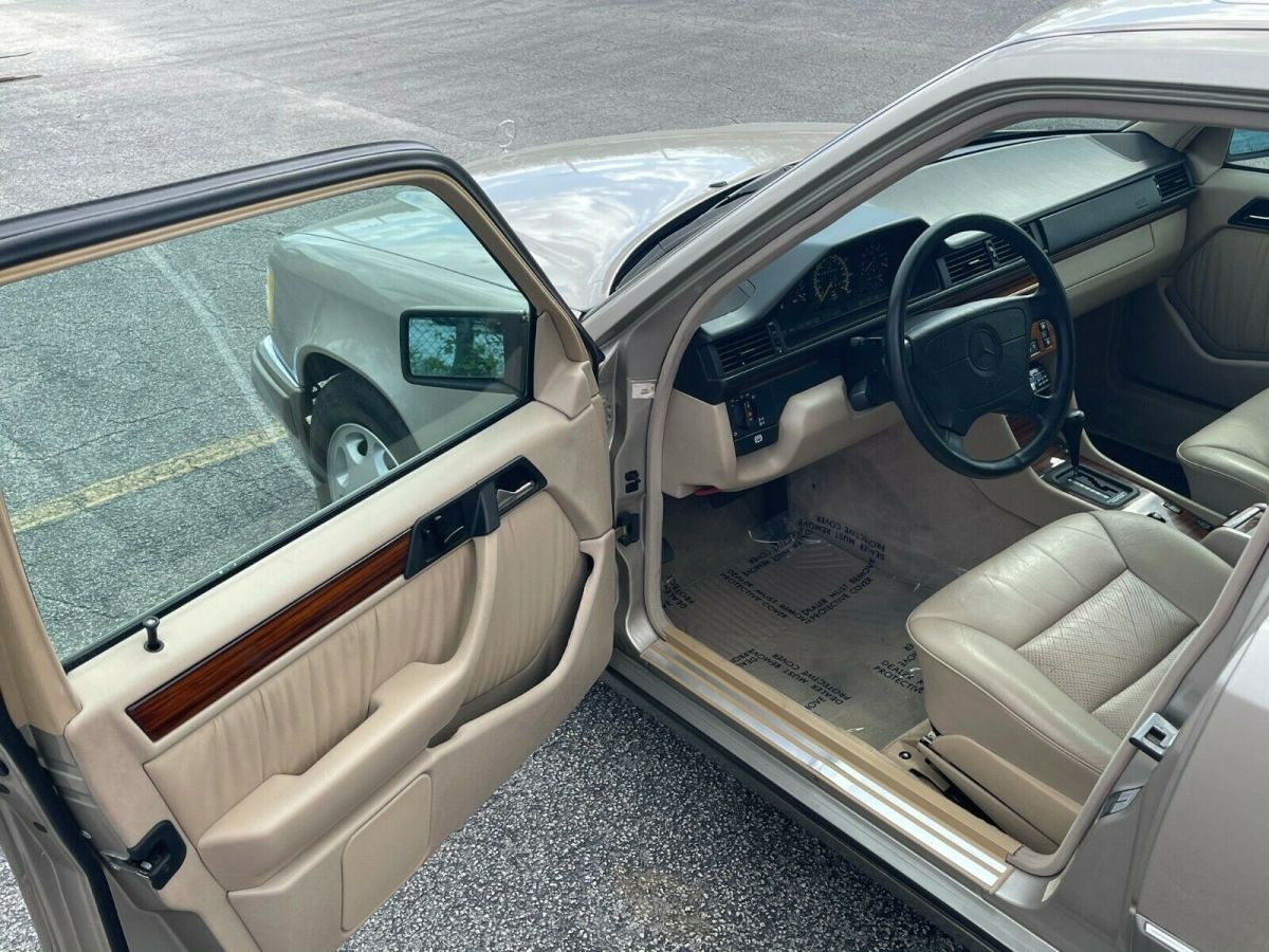 1994 Mercedes-Benz E-Class E 320 4dr Sedan - photo 12