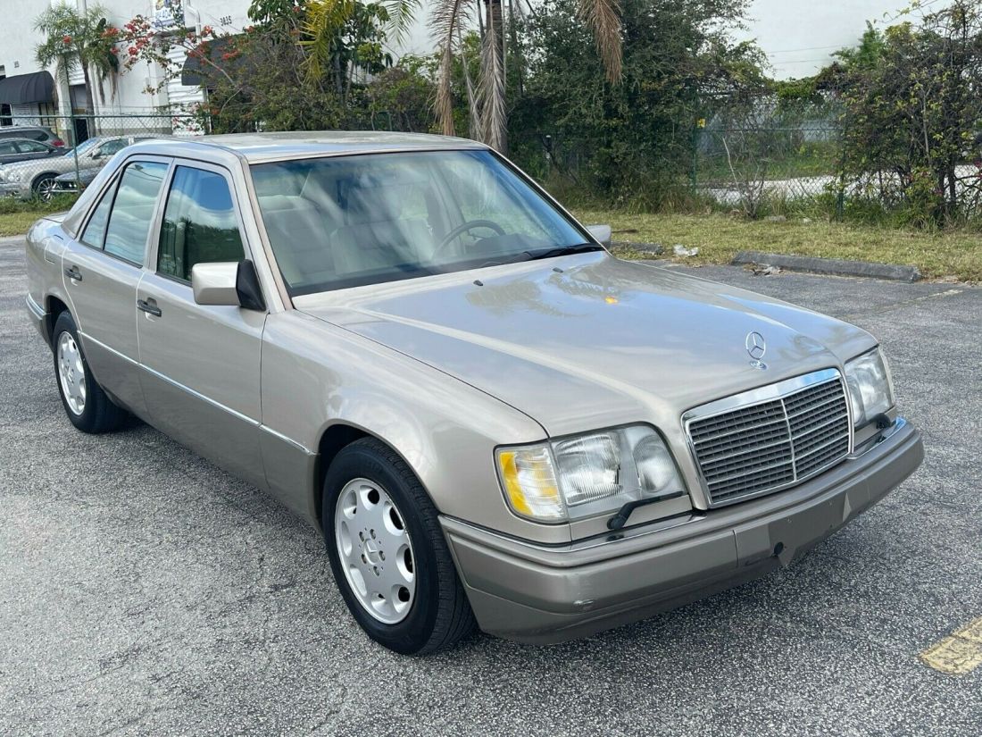 1994 Mercedes-Benz E-Class E 320 4dr Sedan - photo 3