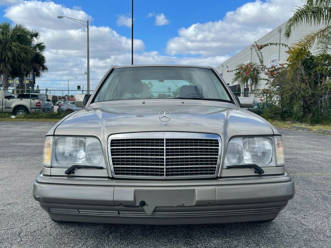 1994 Mercedes-Benz E-Class E 320 4dr Sedan - photo 5