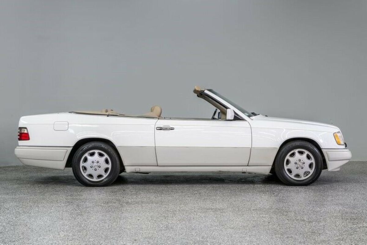 1994 Mercedes-Benz E-Class -- - photo 12