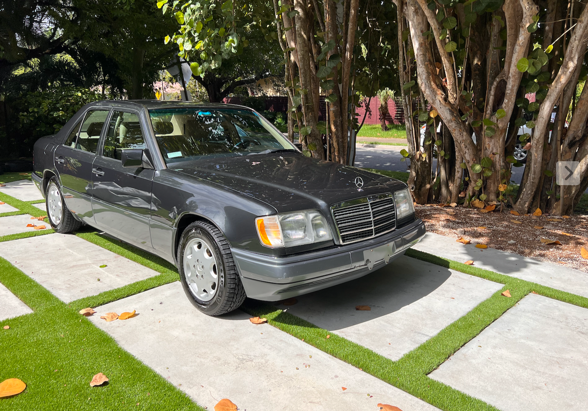 1994 mercedes-benz e320 base sedan 4-door 3.2l 1994 Mercedes-Benz E-Class