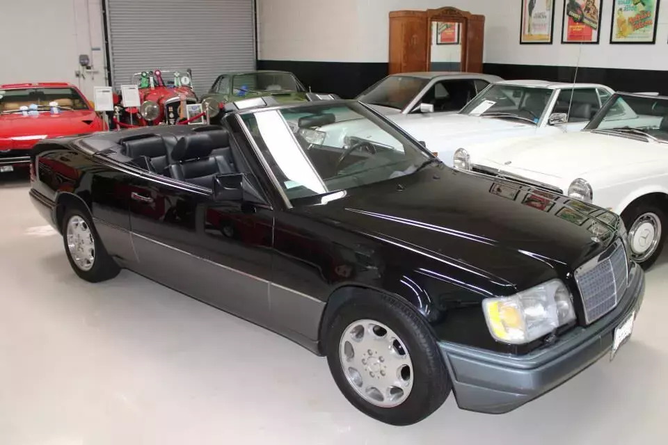 1994 Mercedes-Benz E320 Cabriolet Single Owner from New Very Rare Stunning Car ! 1994 Mercedes-Benz 300-Series Convertible