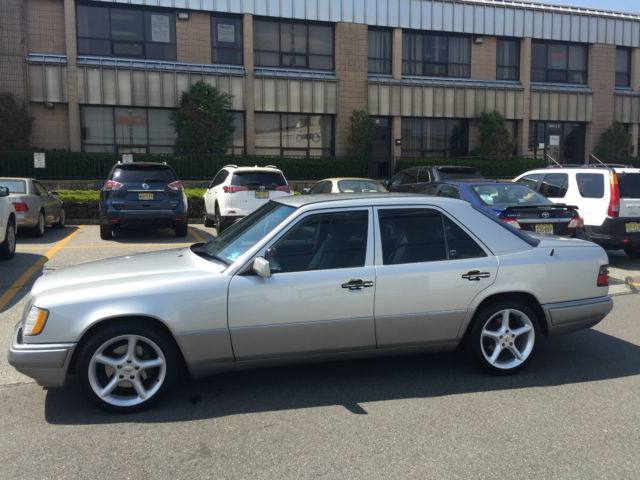 1994 Mercedes-Benz E320 Excellent Condition VERY LOW MILES EXTREMELY CLEAN 1994 Mercedes-Benz E-Class